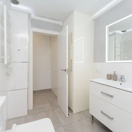 Alia Home, Playa, Canteras, Centro, Ocio *